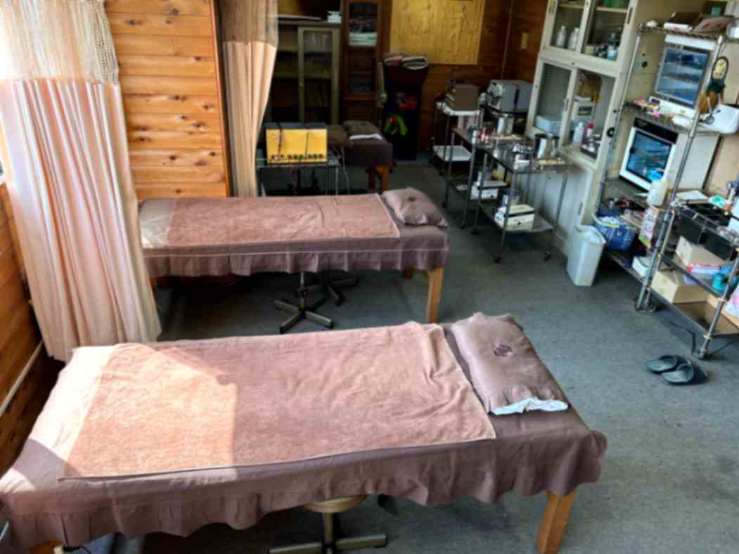 肩こり、不妊症治療の施術台