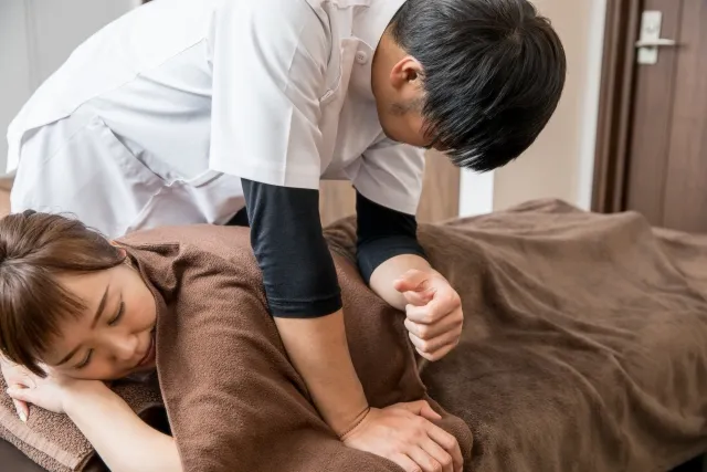 産後の不調ケアで鍼灸院への通院ペースとタイミング