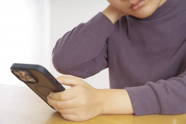 広島市東区でも増えているスマホ利用によるストレートネック